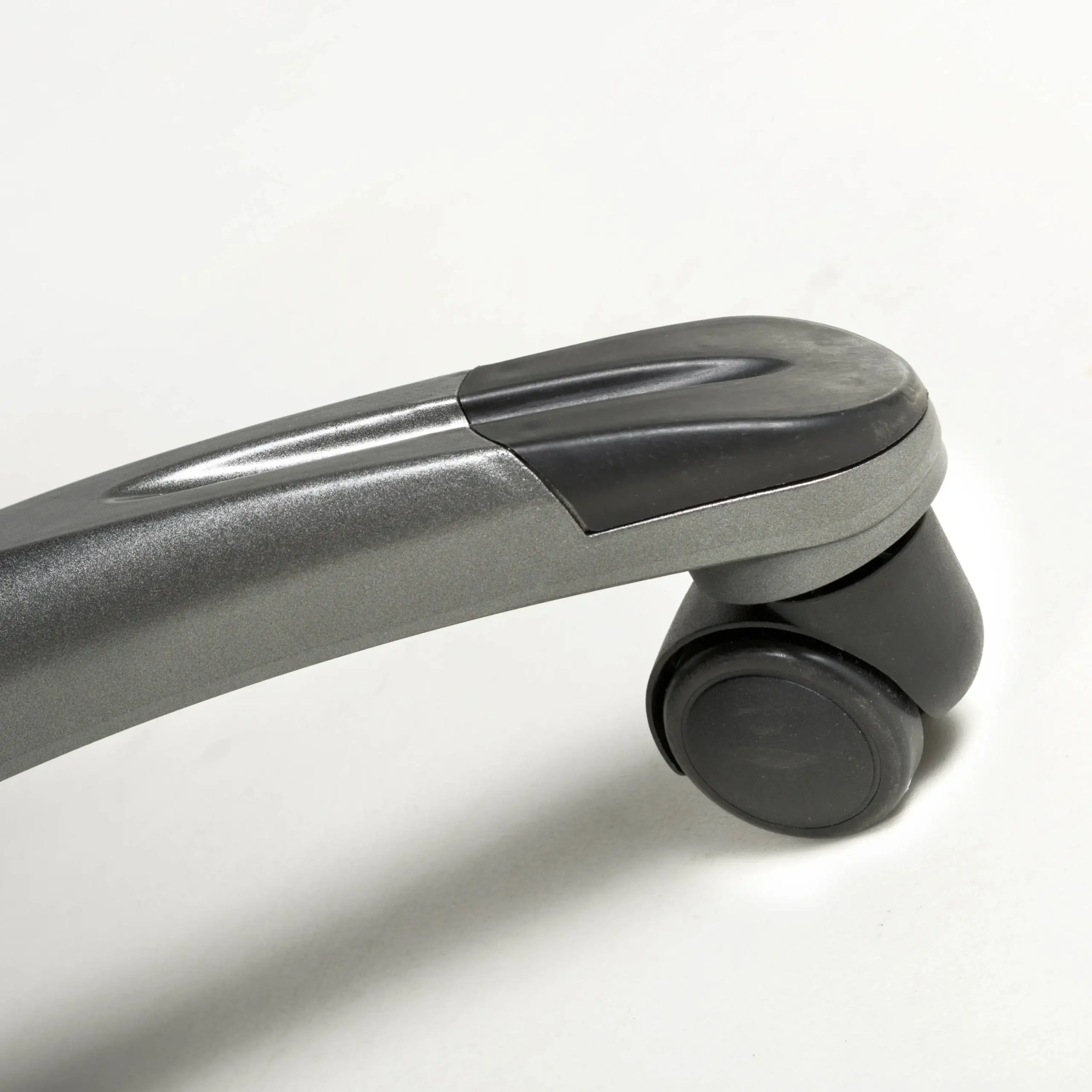 Regent Executive Leather Faced Black Office Chair - Image 10